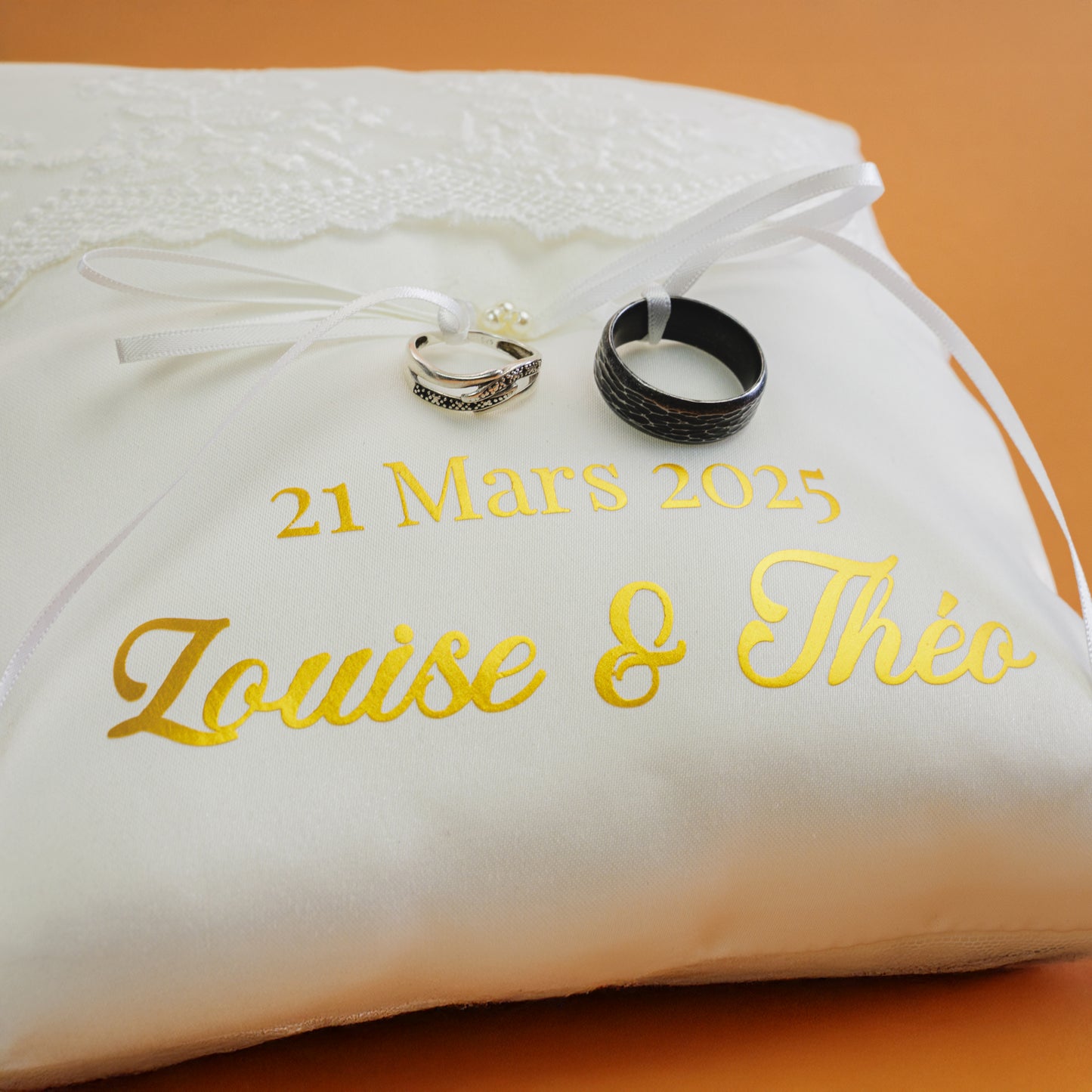 Coussin porte alliances personnalisé – Prénoms & date de mariage